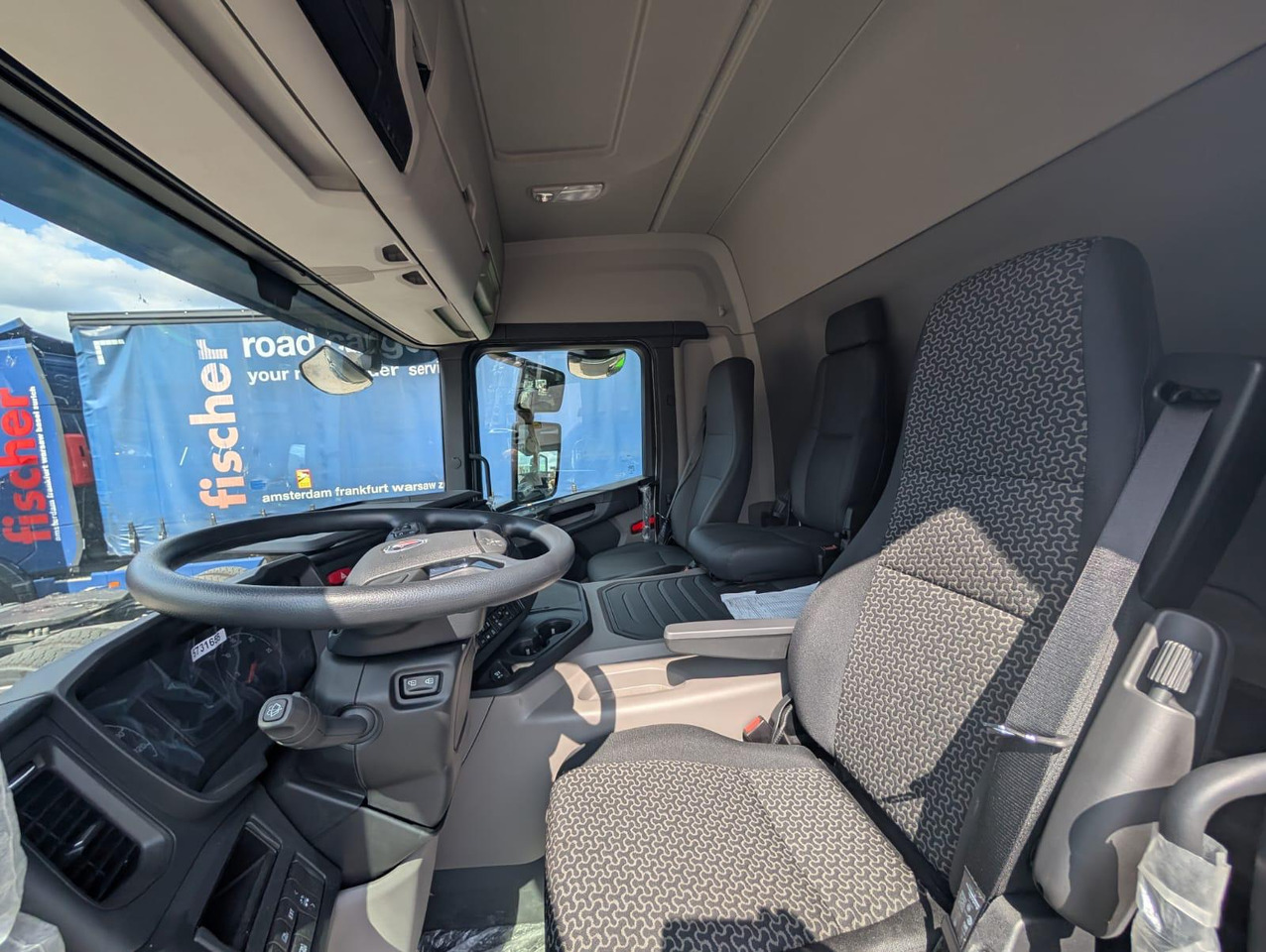 SCANIA P 340 B6x2*4NA / chassis frame / steering axle / CNG / large cab / 8 units - 驾驶室底盘卡车:图5 SCANIA P 340 B6x2*4NA / chassis frame / steering axle / CNG / large cab / 8 units - 驾驶室底盘卡车:图5