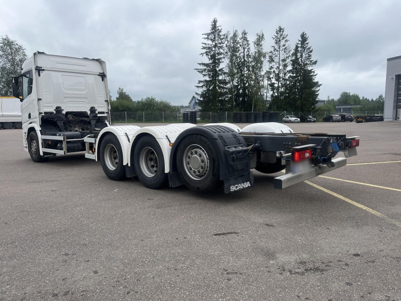 SCANIA R560 B8x4*4 / Chassis / sleeper cab / Power take-off - 起重车:图2 SCANIA R560 B8x4*4 / Chassis / sleeper cab / Power take-off - 起重车:图2