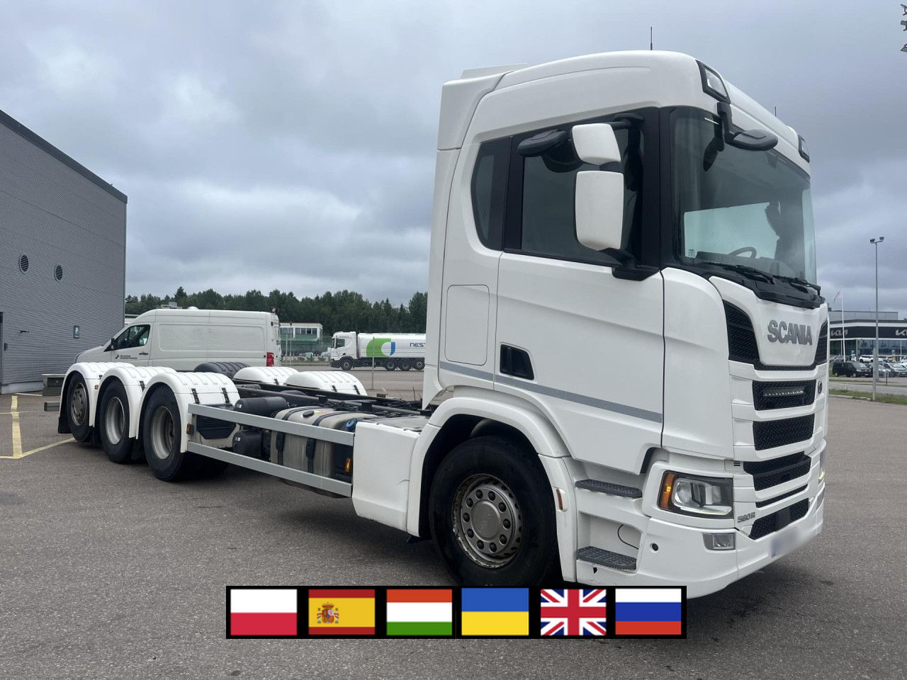 SCANIA R560 B8x4*4 / Chassis / sleeper cab / Power take-off - 驾驶室底盘卡车:图1 SCANIA R560 B8x4*4 / Chassis / sleeper cab / Power take-off - 驾驶室底盘卡车:图1