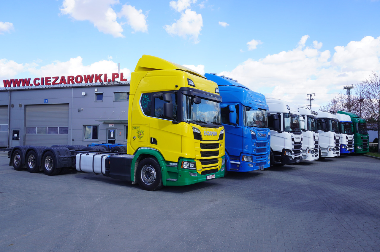 SCANIA R650 V8 / 650 HP/ frame 8.8 m / steered 4th axis / 20 units - 驾驶室底盘卡车:图1 SCANIA R650 V8 / 650 HP/ frame 8.8 m / steered 4th axis / 20 units - 驾驶室底盘卡车:图1