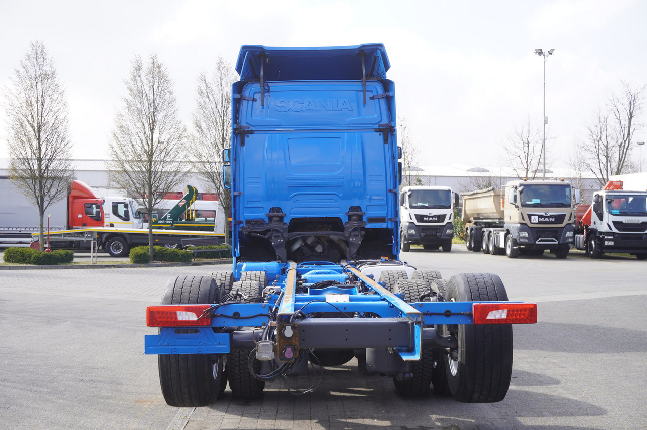 SCANIA R650 V8 / 650 HP/ frame 8.8 m / steered 4th axle - 驾驶室底盘卡车:图3 SCANIA R650 V8 / 650 HP/ frame 8.8 m / steered 4th axle - 驾驶室底盘卡车:图3