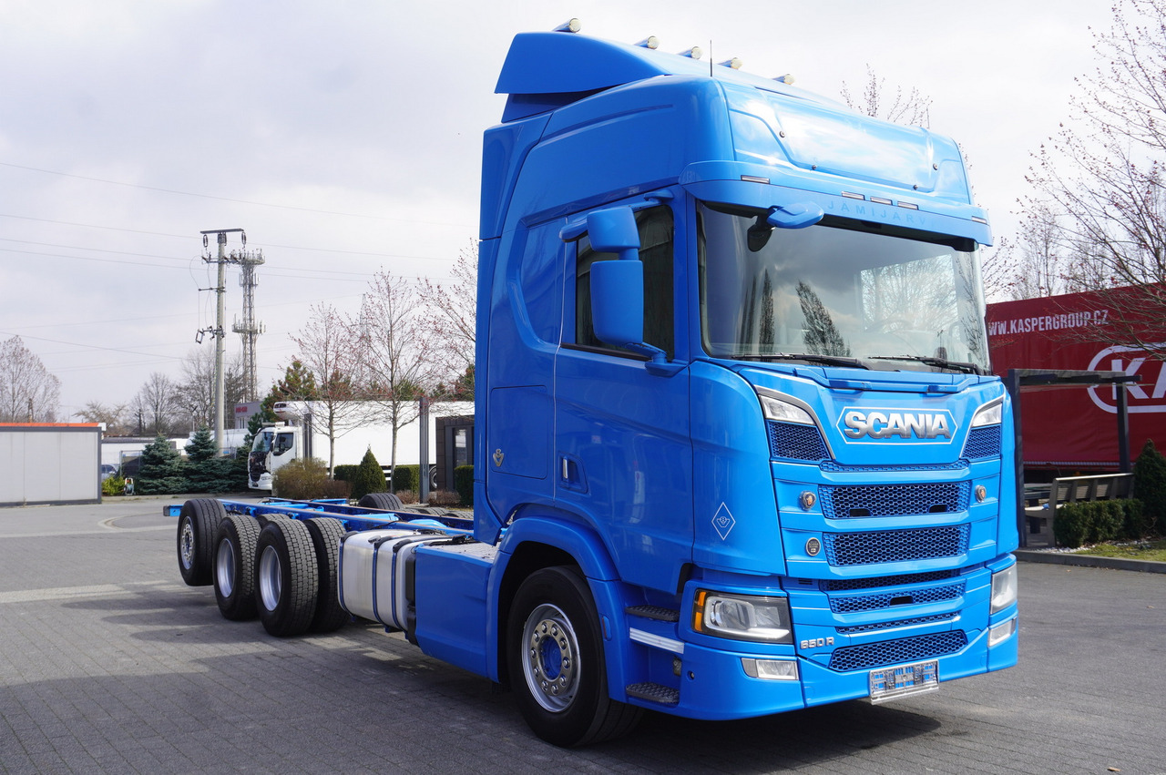 SCANIA R650 V8 / 650 HP/ frame 8.8 m / steered 4th axle - 驾驶室底盘卡车:图5 SCANIA R650 V8 / 650 HP/ frame 8.8 m / steered 4th axle - 驾驶室底盘卡车:图5