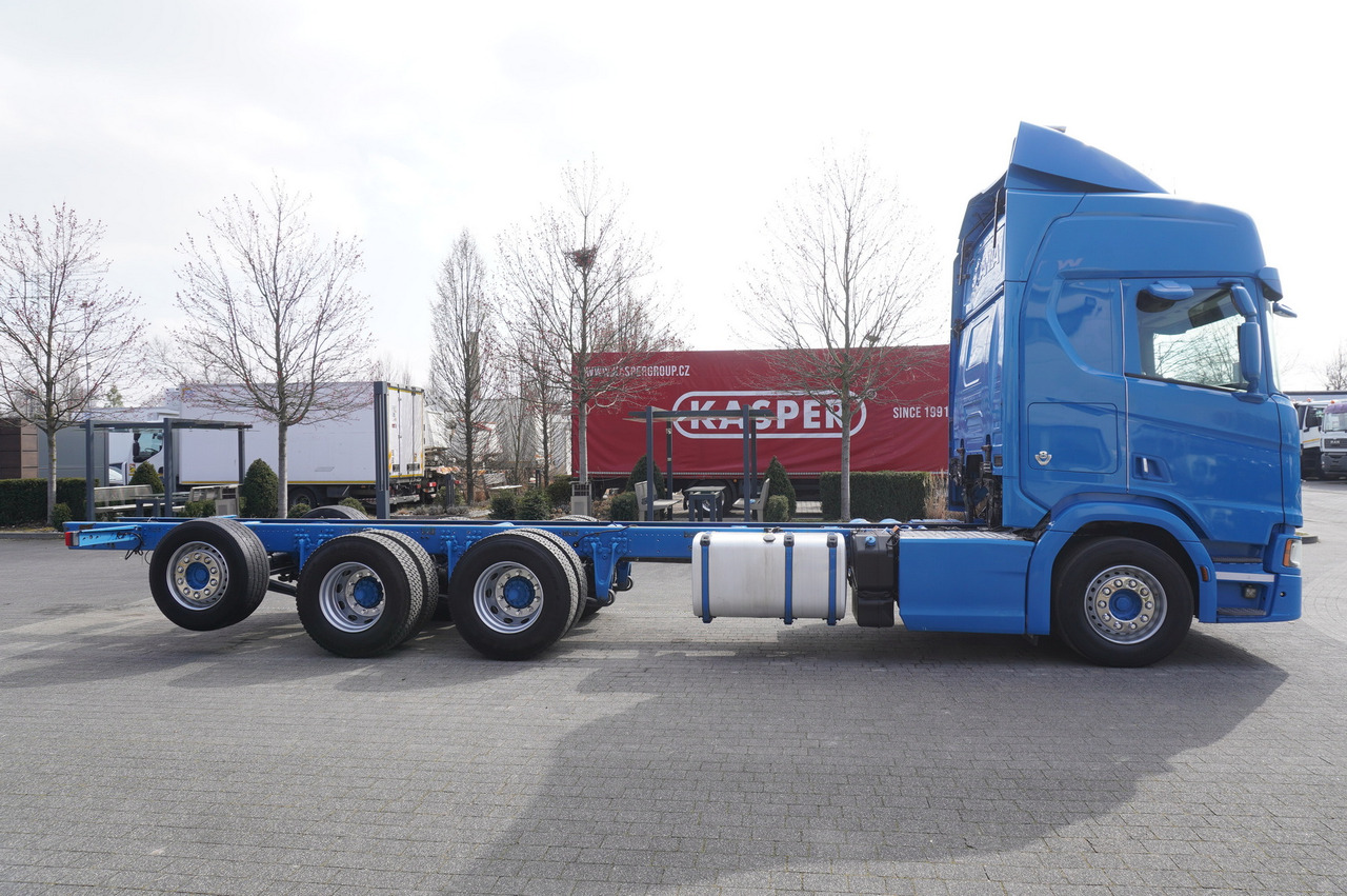 SCANIA R650 V8 / 650 HP/ frame 8.8 m / steered 4th axle - 驾驶室底盘卡车:图4 SCANIA R650 V8 / 650 HP/ frame 8.8 m / steered 4th axle - 驾驶室底盘卡车:图4