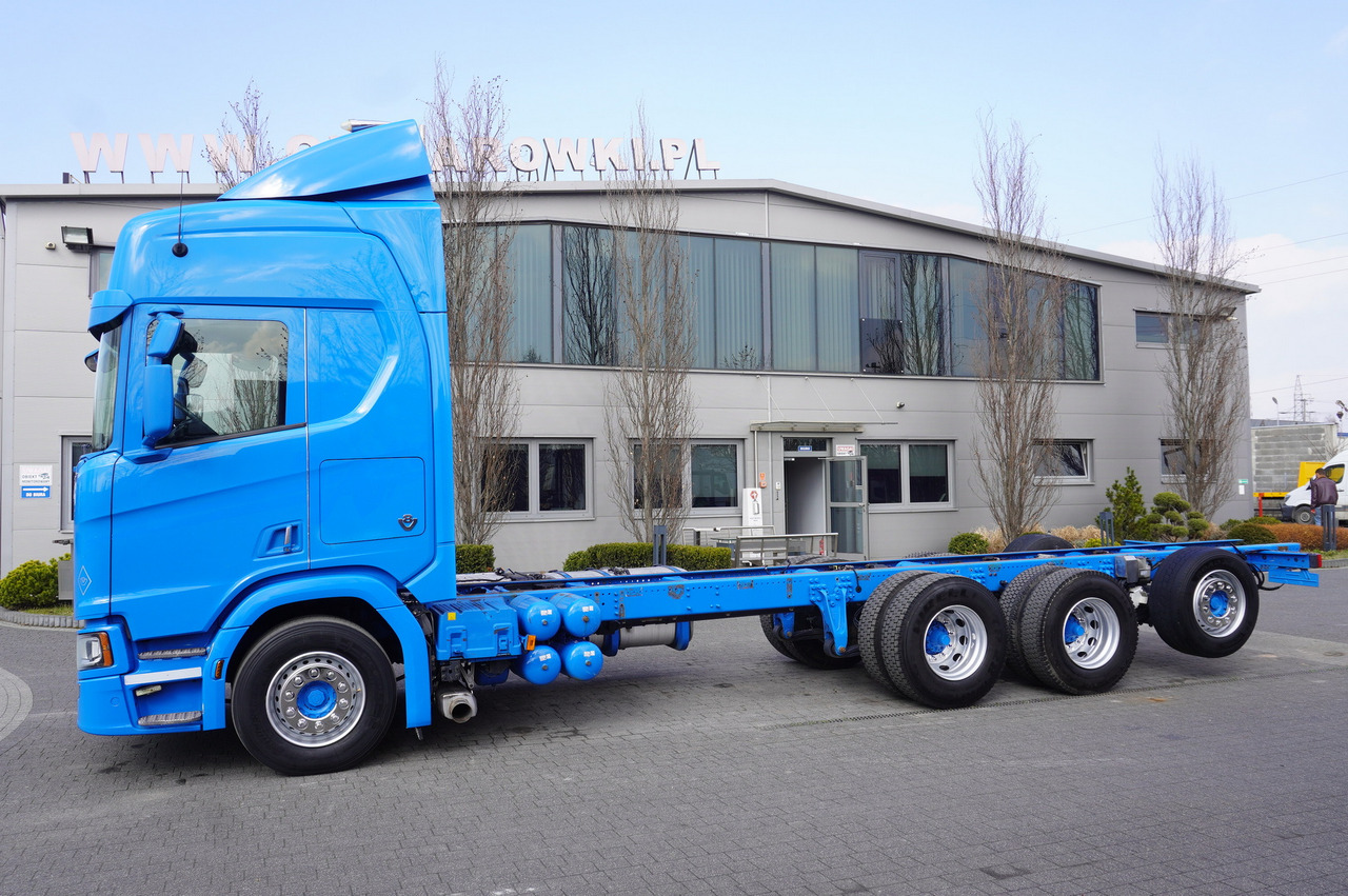SCANIA R650 V8 / 650 HP/ frame 8.8 m / steered 4th axle - 驾驶室底盘卡车:图2 SCANIA R650 V8 / 650 HP/ frame 8.8 m / steered 4th axle - 驾驶室底盘卡车:图2