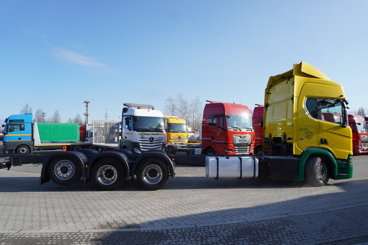 SCANIA R650 V8 8x4/4 E6 / 2020 / Frame 9.7 m - 驾驶室底盘卡车:图4 SCANIA R650 V8 8x4/4 E6 / 2020 / Frame 9.7 m - 驾驶室底盘卡车:图4