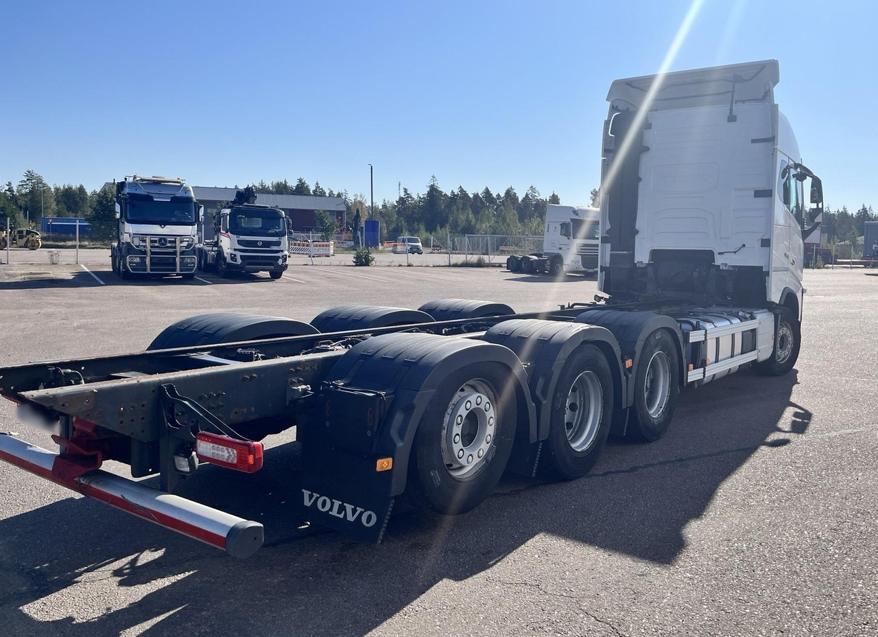 VOLVO FH 650 8x4 / Truck chassis / Sleeper cab - 起重车:图3 VOLVO FH 650 8x4 / Truck chassis / Sleeper cab - 起重车:图3