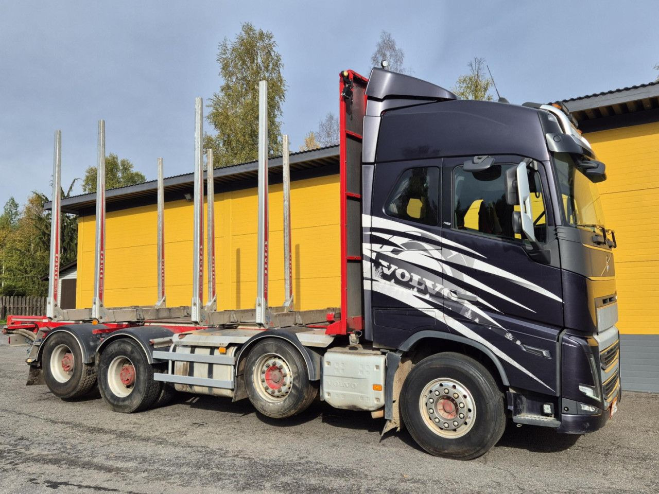 VOLVO FH 750 8x4 / 2 lifted axles / timber truck - 起重车:图3 VOLVO FH 750 8x4 / 2 lifted axles / timber truck - 起重车:图3