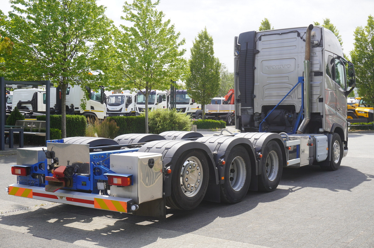 VOLVO FH16 750 8x4x4 / 750 HP! / Frame 685 cm / Steered 4th axle - 起重车:图5 VOLVO FH16 750 8x4x4 / 750 HP! / Frame 685 cm / Steered 4th axle - 起重车:图5