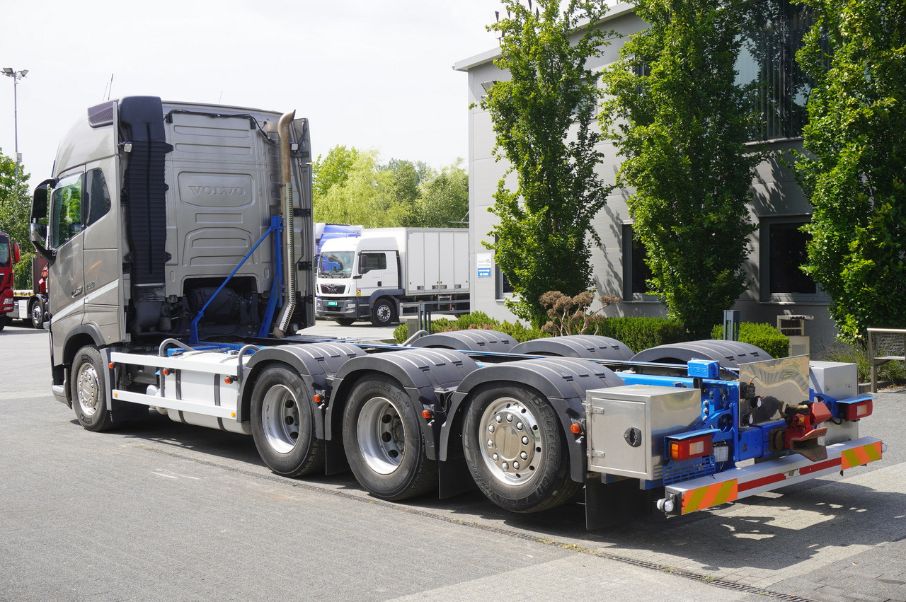 VOLVO Volvo FH16 750 8x4x4 / 750 HP! / Frame 685 cm / Steered 4th axle - 起重车:图4 VOLVO Volvo FH16 750 8x4x4 / 750 HP! / Frame 685 cm / Steered 4th axle - 起重车:图4