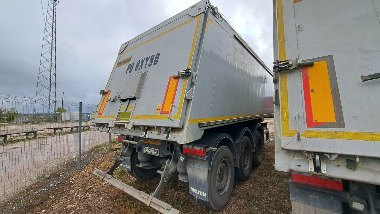WIELTON NW-3 / weight 6.2 t / capacity 38m3 / Electrically folded roof / Teflon / 20 units, 2022 - 翻斗半拖车:图5 WIELTON NW-3 / weight 6.2 t / capacity 38m3 / Electrically folded roof / Teflon / 20 units, 2022 - 翻斗半拖车:图5