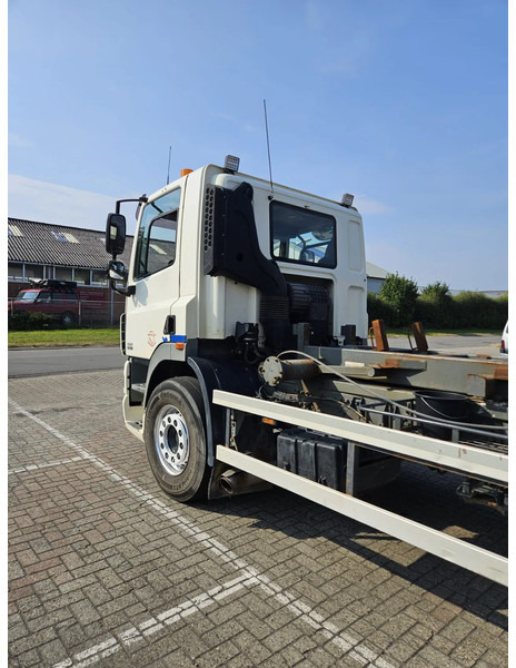 DAF CF 85 360 Manual 10 Tyres - 驾驶室底盘卡车:图5 DAF CF 85 360 Manual 10 Tyres - 驾驶室底盘卡车:图5