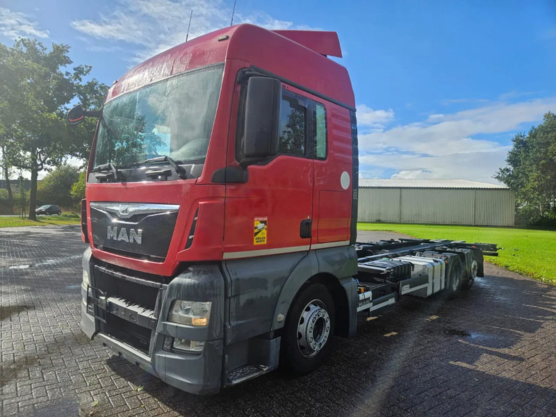 MAN TGX 24.400 6X2 BDF Euro 6 Kooiaap aansluiting - 集装箱运输车/ 可拆卸车身的卡车:图1 MAN TGX 24.400 6X2 BDF Euro 6 Kooiaap aansluiting - 集装箱运输车/ 可拆卸车身的卡车:图1