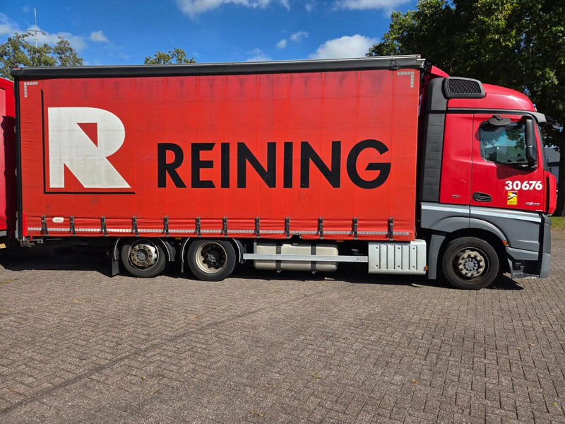 Mercedes-Benz Actros 2545 6X2 Retarder Volumecombi - 侧帘卡车:图3 Mercedes-Benz Actros 2545 6X2 Retarder Volumecombi - 侧帘卡车:图3