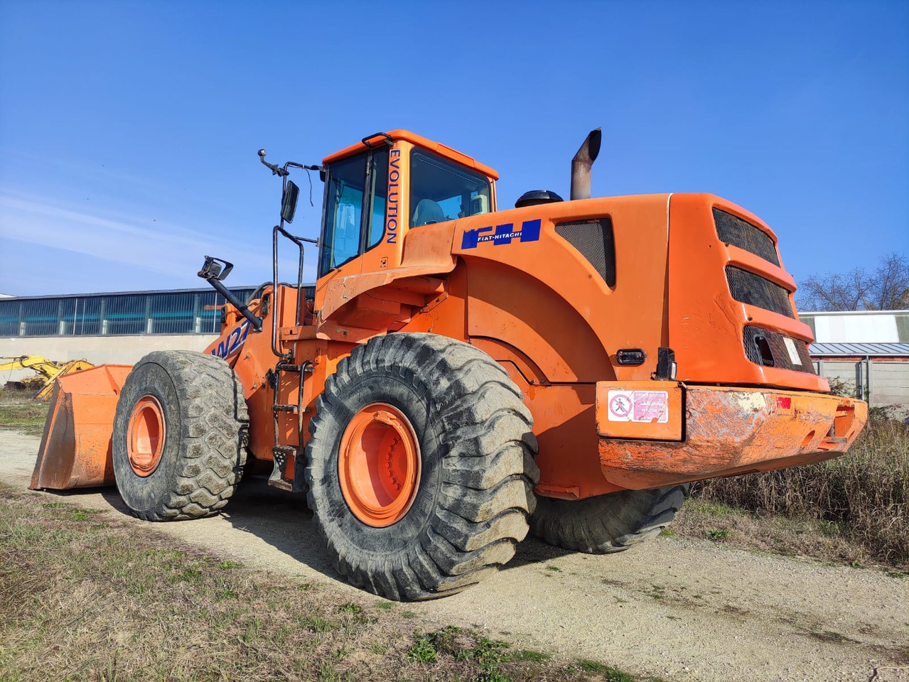 FIAT KOBELCO W270 - 轮式装载机:图2 FIAT KOBELCO W270 - 轮式装载机:图2