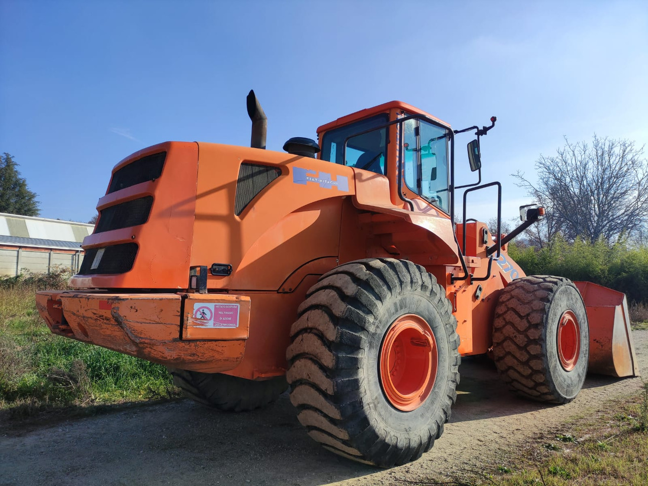 FIAT KOBELCO W270 - 轮式装载机:图4 FIAT KOBELCO W270 - 轮式装载机:图4