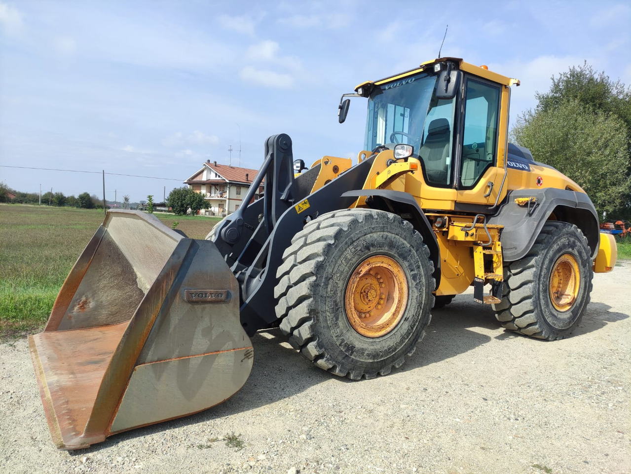 VOLVO L110H - 轮式装载机:图1 VOLVO L110H - 轮式装载机:图1