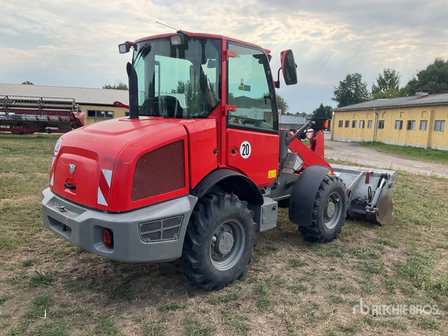 2017 Case 121F Wheel Loader - 轮式装载机:图4 2017 Case 121F Wheel Loader - 轮式装载机:图4