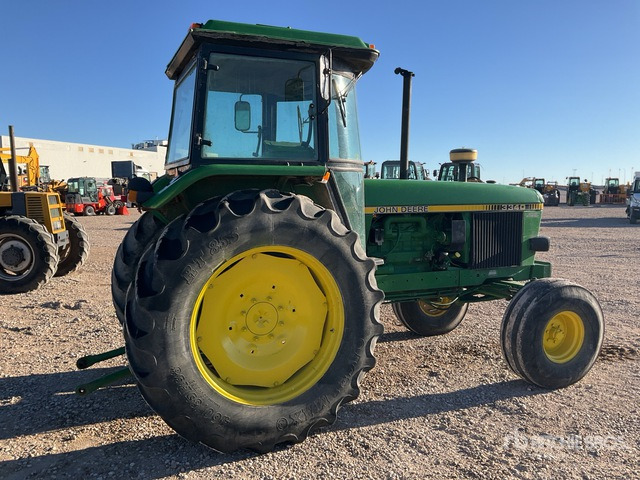 1983 John Deere 3340 2WD Tractor - 拖拉机:图4 1983 John Deere 3340 2WD Tractor - 拖拉机:图4