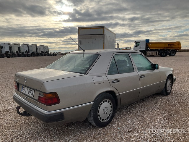 1990 Mercedes-Benz 300D Automobile - 汽车:图3 1990 Mercedes-Benz 300D Automobile - 汽车:图3