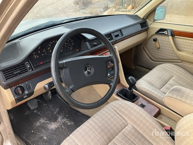 1990 Mercedes-Benz 300D Automobile - 汽车:图5 1990 Mercedes-Benz 300D Automobile - 汽车:图5