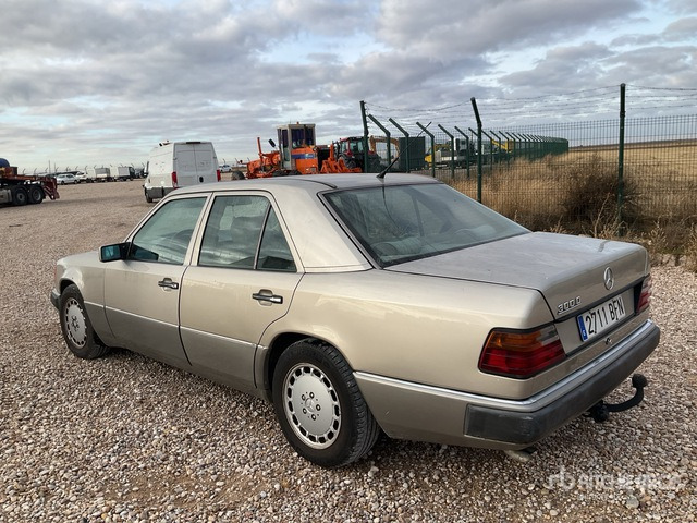 1990 Mercedes-Benz 300D Automobile - 汽车:图2 1990 Mercedes-Benz 300D Automobile - 汽车:图2