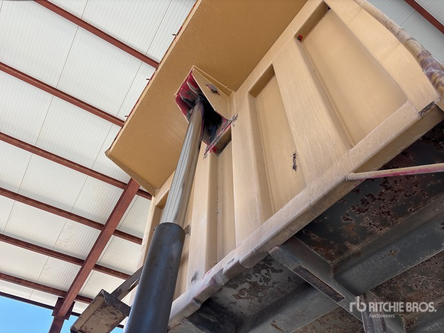 1998 Volvo FL10 360 6x4 T/A Dump Truck - 翻斗车:图5 1998 Volvo FL10 360 6x4 T/A Dump Truck - 翻斗车:图5