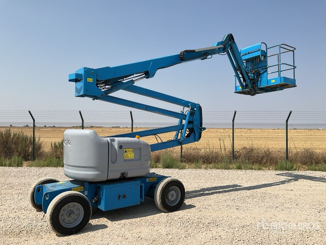 2004 Genie Z45/25 2WD Electric Articulating Boom Lift - 铰接臂:图3 2004 Genie Z45/25 2WD Electric Articulating Boom Lift - 铰接臂:图3