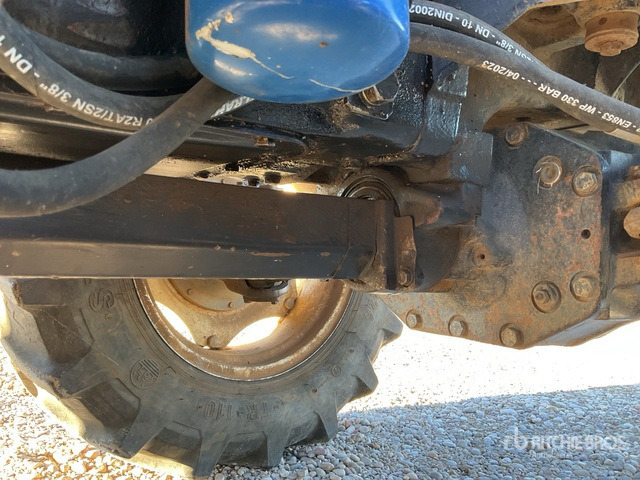 2005 New Holland TD95D 4WD Tractor - 拖拉机:图5 2005 New Holland TD95D 4WD Tractor - 拖拉机:图5