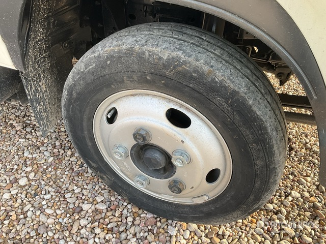 2006 Isuzu Elf 4x2 Crew Cab Flatbed Truck - 栏板式/ 平板卡车:图5 2006 Isuzu Elf 4x2 Crew Cab Flatbed Truck - 栏板式/ 平板卡车:图5