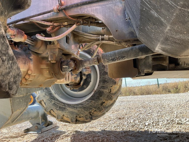 2007 JLG 3513PS Telehandler - 伸缩臂叉装车:图5 2007 JLG 3513PS Telehandler - 伸缩臂叉装车:图5