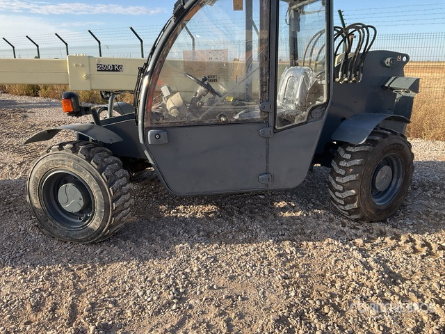 2007 Terex Telelift 2506 Telehandler - 伸缩臂叉装车:图5 2007 Terex Telelift 2506 Telehandler - 伸缩臂叉装车:图5