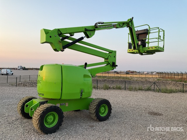 2008 JLG 450AJ 4WD Diesel Articulating Boom Lift - 铰接臂:图2 2008 JLG 450AJ 4WD Diesel Articulating Boom Lift - 铰接臂:图2