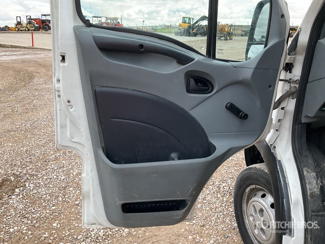 2009 Iveco 35S10 Cargo Van - 栏板式/ 平板卡车:图5 2009 Iveco 35S10 Cargo Van - 栏板式/ 平板卡车:图5