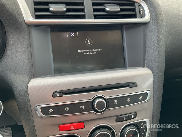 2015 Citroen C4 BlueHDI Automobile - 汽车:图3 2015 Citroen C4 BlueHDI Automobile - 汽车:图3