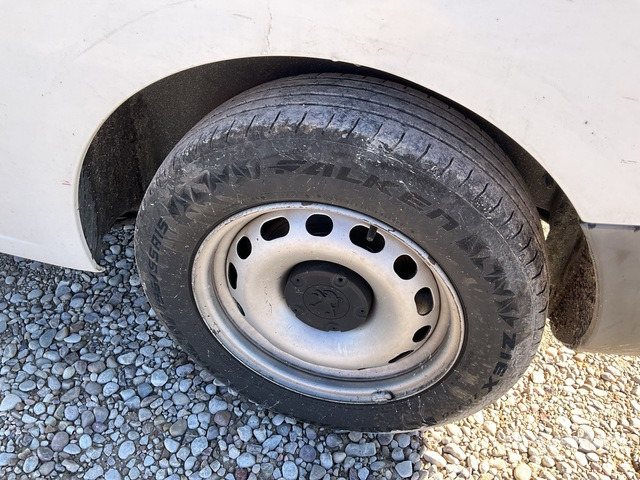 2016 Peugeot Partner Cargo Van - 小型货车:图4 2016 Peugeot Partner Cargo Van - 小型货车:图4