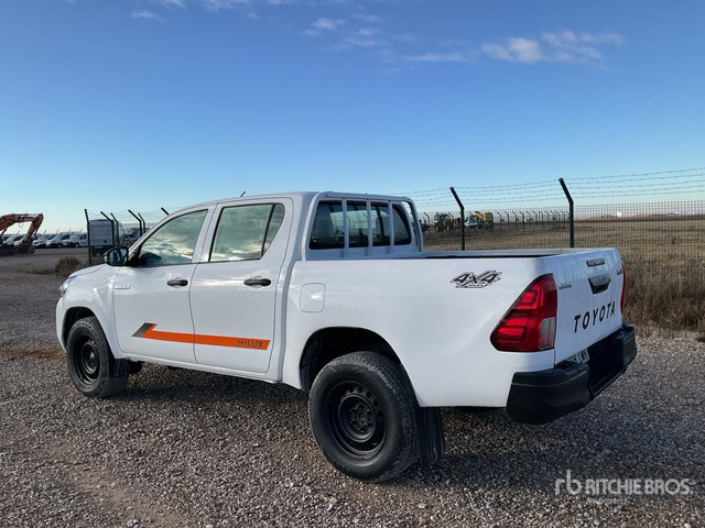 2020 Toyota Hilux 4x4 Crew Cab Pickup - 皮卡车:图3 2020 Toyota Hilux 4x4 Crew Cab Pickup - 皮卡车:图3