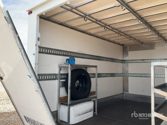 2021 Renault Master 4x2 Van Truck - 厢式卡车:图4 2021 Renault Master 4x2 Van Truck - 厢式卡车:图4