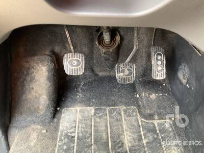 无侧窗厢式货车 NISSAN NV200：图14