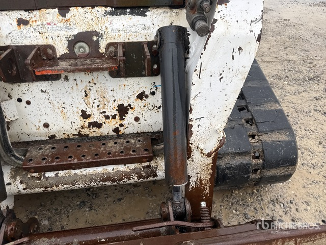 2003 Bobcat T300 Compact Track Loader - 紧凑型轨道装载机:图4 2003 Bobcat T300 Compact Track Loader - 紧凑型轨道装载机:图4