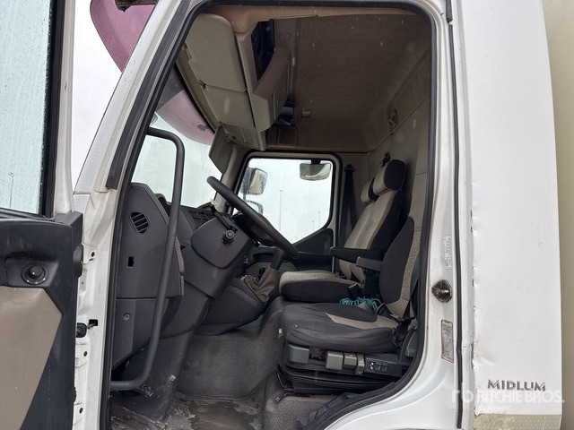 2008 Renault Midlum 220Dxi 4x2 Refrigerated Truck - 冷藏车:图4 2008 Renault Midlum 220Dxi 4x2 Refrigerated Truck - 冷藏车:图4