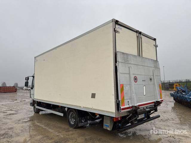 2008 Renault Midlum 220Dxi 4x2 Refrigerated Truck - 冷藏车:图2 2008 Renault Midlum 220Dxi 4x2 Refrigerated Truck - 冷藏车:图2