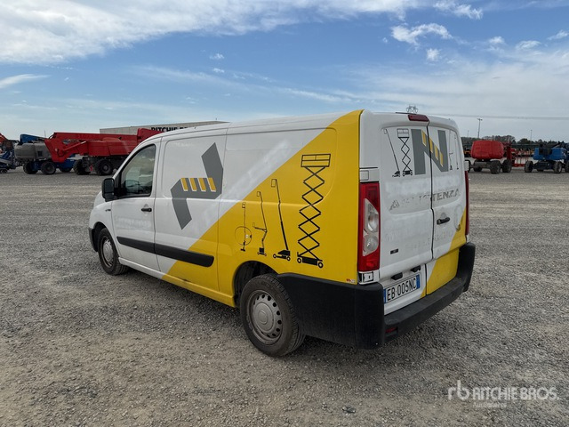2009 Fiat Scudo Autocarro furgonato - 紧凑型面包车:图4 2009 Fiat Scudo Autocarro furgonato - 紧凑型面包车:图4
