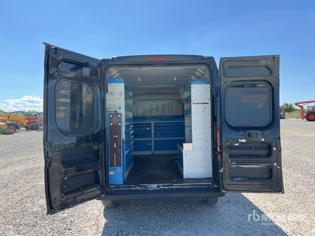 2010 Fiat Ducato 160 Mjt Autocarro furgonato - 无侧窗厢式货车:图4 2010 Fiat Ducato 160 Mjt Autocarro furgonato - 无侧窗厢式货车:图4