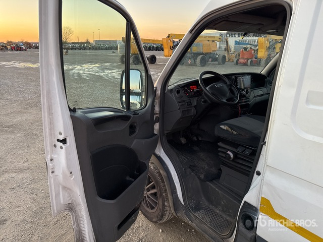 2013 Iveco Daily Van Truck - 厢式卡车:图4 2013 Iveco Daily Van Truck - 厢式卡车:图4