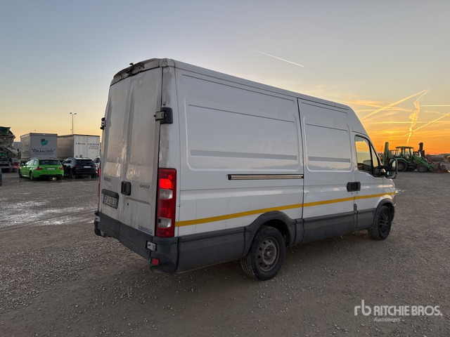 2013 Iveco Daily Van Truck - 厢式卡车:图3 2013 Iveco Daily Van Truck - 厢式卡车:图3