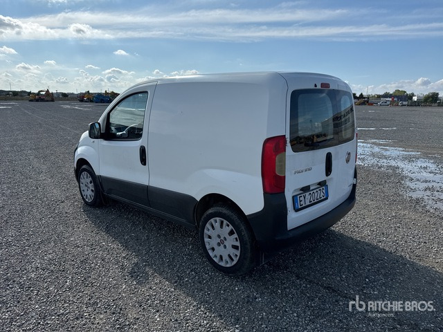 2015 Fiat Fiorino Autocarro furgonato - 紧凑型面包车:图3 2015 Fiat Fiorino Autocarro furgonato - 紧凑型面包车:图3
