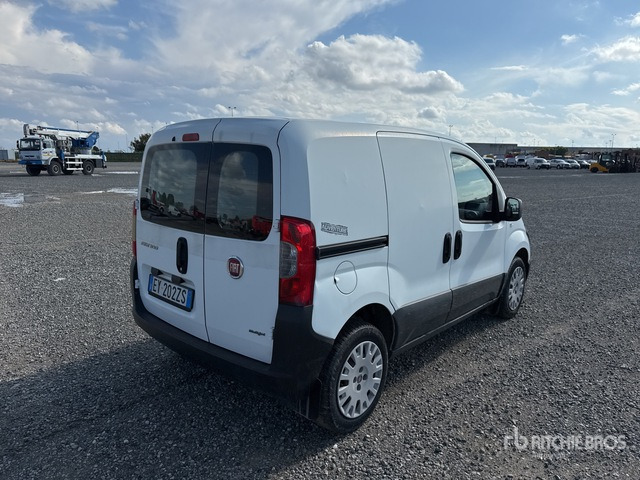 2015 Fiat Fiorino Autocarro furgonato - 紧凑型面包车:图4 2015 Fiat Fiorino Autocarro furgonato - 紧凑型面包车:图4