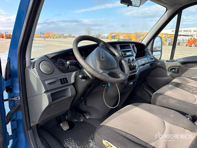 2015 Iveco Daily 35C11 Flatbed Truck - 栏板式/ 平板卡车:图4 2015 Iveco Daily 35C11 Flatbed Truck - 栏板式/ 平板卡车:图4