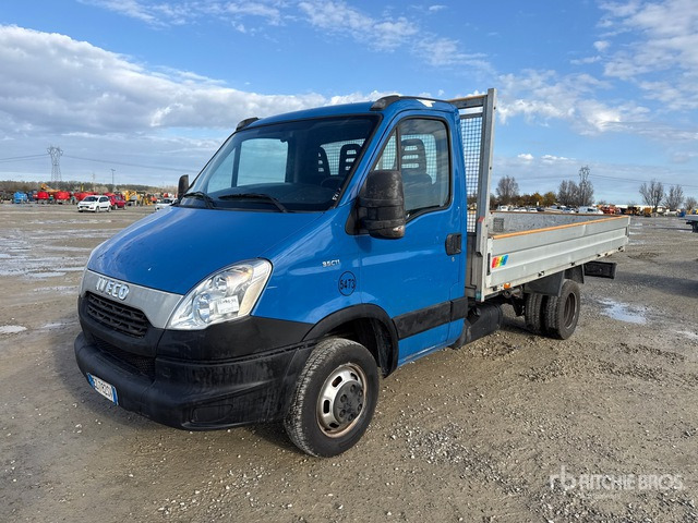 2015 Iveco Daily 35C11 Flatbed Truck - 栏板式/ 平板卡车:图1 2015 Iveco Daily 35C11 Flatbed Truck - 栏板式/ 平板卡车:图1