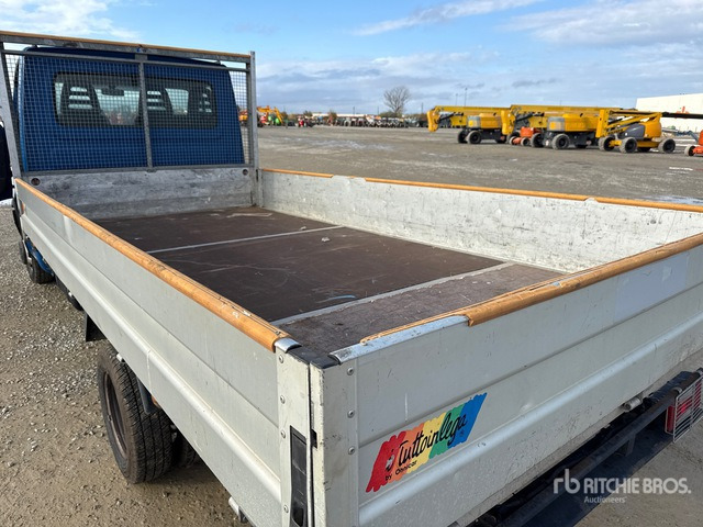 2015 Iveco Daily 35C11 Flatbed Truck - 栏板式/ 平板卡车:图5 2015 Iveco Daily 35C11 Flatbed Truck - 栏板式/ 平板卡车:图5